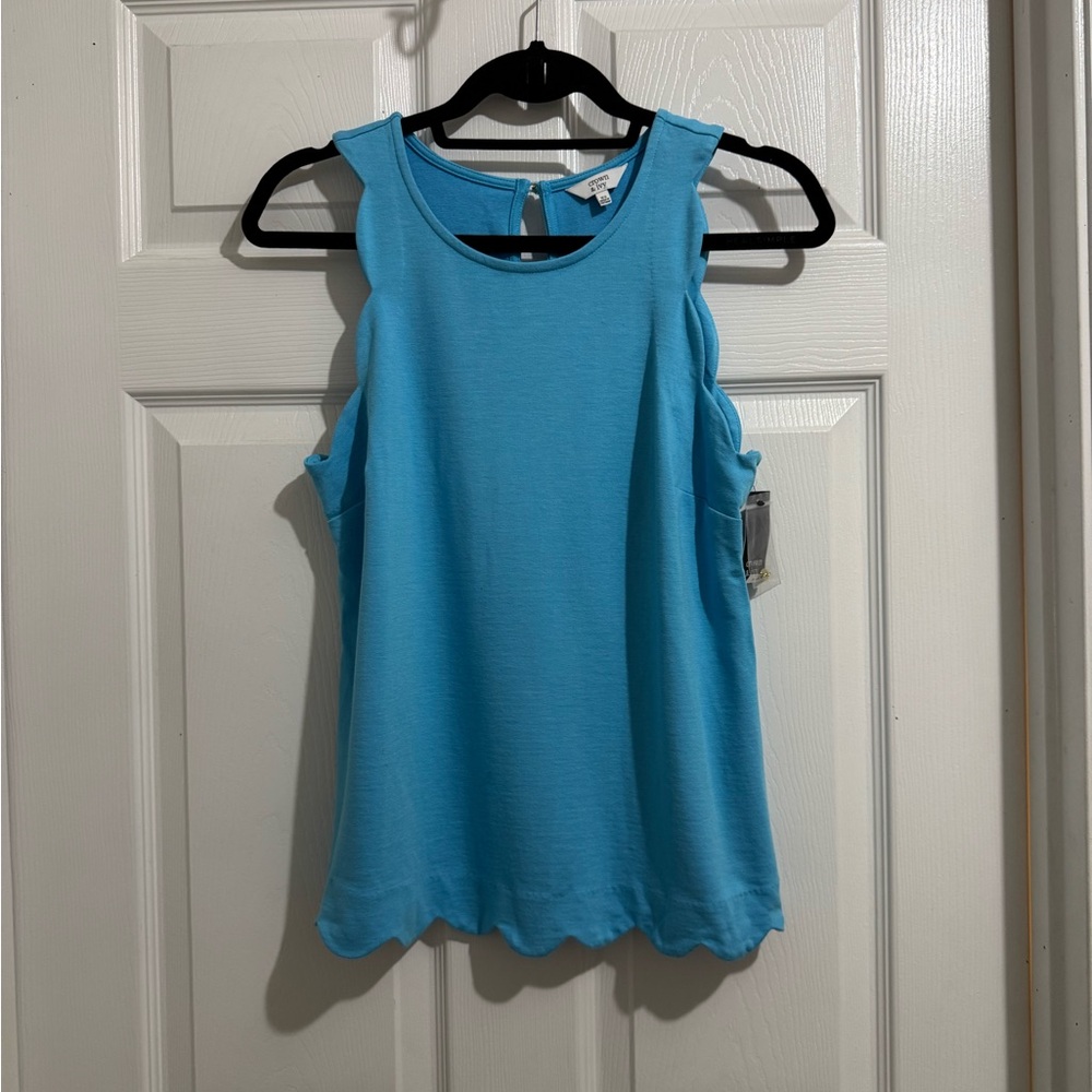 NWT Crown & Ivy Blue Sleeveless Top